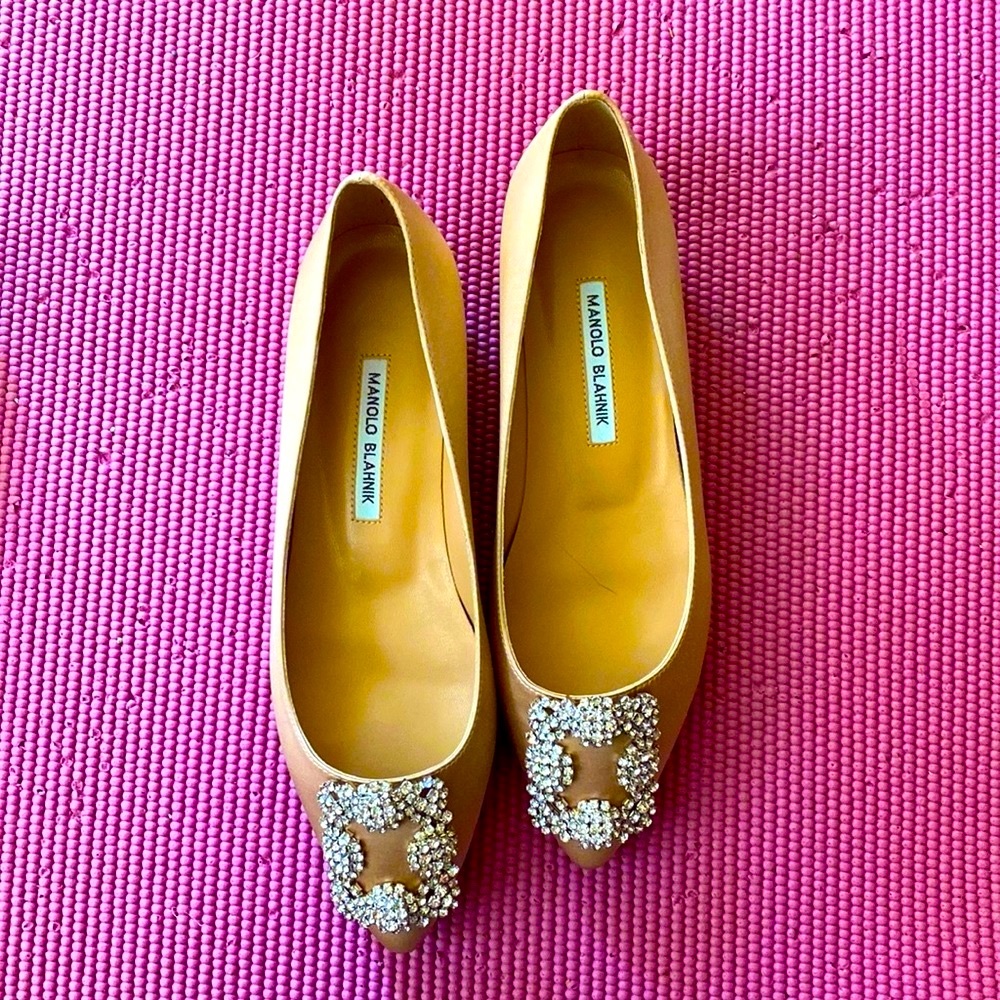 Manolol Blahnik Hangisi Flats